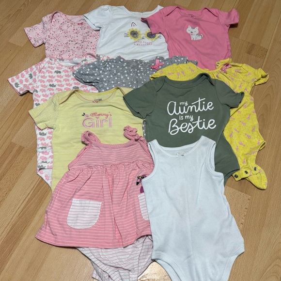 24 month onesie bundle Baby Onesies in Various Colors - Picture 1 of 1